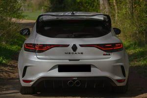 Monogramme Arrière Renault Megane Noir brillant rendu sur megane 4 rs
